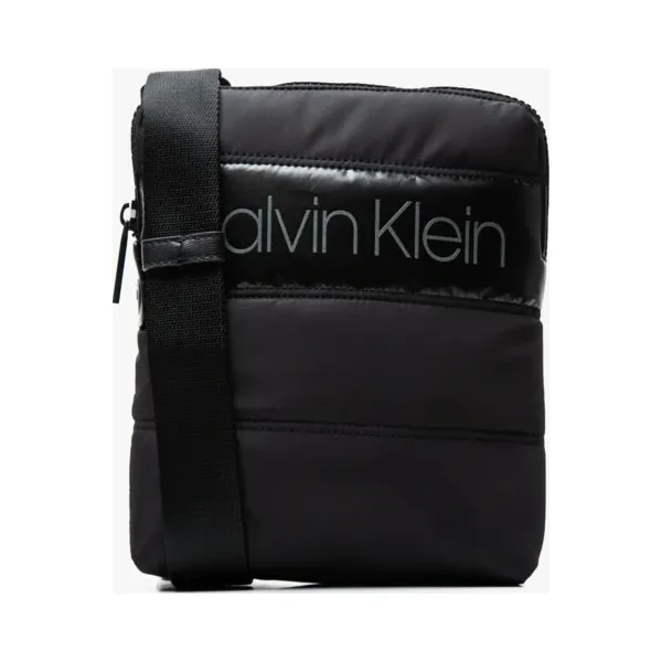 Calvin Klein Torba Puffer Flat Crossover , czarny, rozmiar ONE SIZE. Czarne torby na ramię CALVIN KLEIN, bez wzorów, z materiału, małe, pikowane, bez dodatków. Za 299.99 zł.