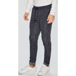 Only & Sons - Spodnie. Spodnie materiałowe marki Only & Sons. W wyprzedaży za 139.90 zł.