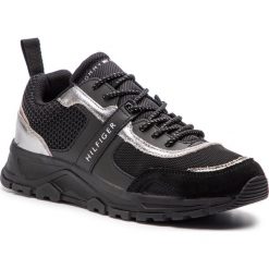 Sneakersy TOMMY HILFIGER - Black Mix Lightweight Runner FM0FM02021 Black 990. Buty sportowe casual marki Tommy Hilfiger. Za 549.00 zł.