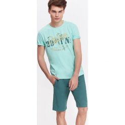 T-SHIRT MĘSKI Z NADRUKIEM. Bluzki z długim rękawem marki TOP SECRET. W wyprzedaży za 9.99 zł.