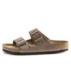 Sandały Birkenstock Arizona Dorosłych. Brązowe sandały Birkenstock, z nubiku, bez zapięcia. Za 511.70 zł.