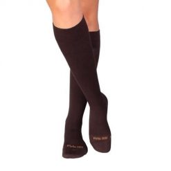 Długie skarpetki uciskowe 3/4 z bawełny merceryzowanej brązowe. Brązowe skarpety OEM, bez wzorów, z bawełny. W wyprzedaży za 87.53 zł.