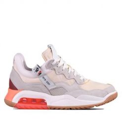 Buty do chodzenia męskie Nike Air Jordan Ma2 Sp Future Beginnings. Brązowe buty sportowe casual Nike, bez wzorów, z materiału, bez zapięcia, nike air jordan. Za 861.00 zł.