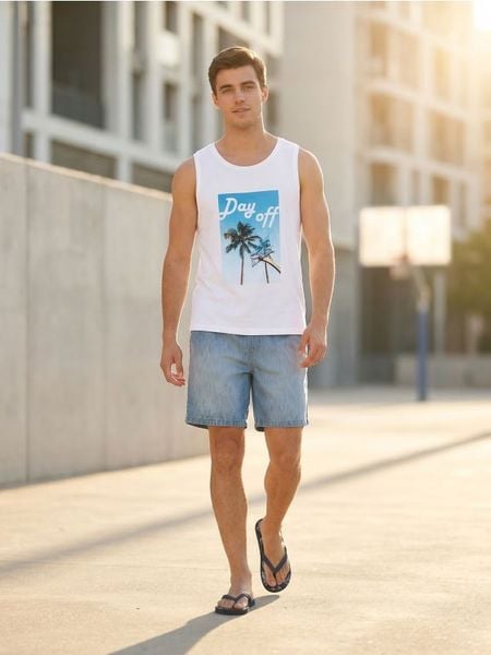 Szorty jeansowe loose jogger z efektem sprania - niebieski. Niebieskie krótkie spodenki sportowe Sinsay, l, bez wzorów, z jeansu. W wyprzedaży za 24.99 zł.