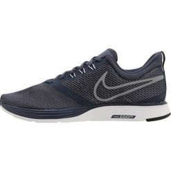 Nike Performance ZOOM STRIKE Obuwie do biegania treningowe thunder blue/carbon/black/white. Buty do biegania marki Nike Performance. W wyprzedaży za 237.30 zł.