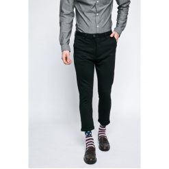 Casual Friday - Spodnie. Spodnie materiałowe marki Casual Friday. W wyprzedaży za 89.90 zł.