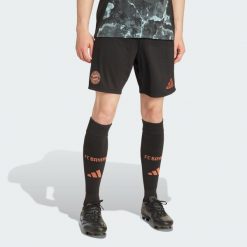 Szorty FC Bayern 24/25 Away. Czarne szorty Adidas, xl, bez wzorów, z materiału, sportowe. Za 199.00 zł.