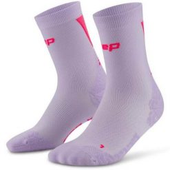 Męskie sportowe skarpety kompresyjne do połowy łydki Ultralight Core Run CEP. Czerwone skarpety CEP, bez wzorów, z poliamidu. Za 79.00 zł.