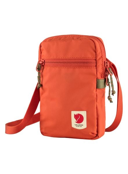Saszetka turystyczna Fjallraven High Coast Pocket - rowan red. Brązowe torby na ramię Fjällräven, bez wzorów, z materiału, przez ramię, duże, bez dodatków. Za 247.30 zł.
