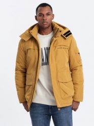 Kurtka męska ocieplana z kapturem - musztardowa V2 - Rozmiar: S. Kurtki Ombre Clothing, m, bez wzorów, z poliesteru, z kapturem. W wyprzedaży za 169.99 zł.