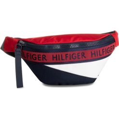 Saszetka nerka TOMMY HILFIGER - Color Mix Crossbody AM0AM04756 901. Saszetki i nerki Tommy Hilfiger. Za 299.00 zł.