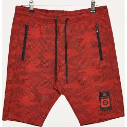 Dresowe szorty pixel camo - Czerwony. Szorty marki Cropp. W wyprzedaży za 59.99 zł.
