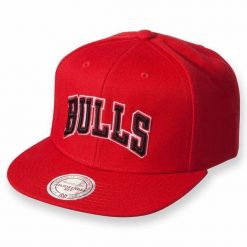 Czapka Chicago Bulls wool solid 2 current. Czerwone czapki z daszkiem Mitchell & Ness, bez wzorów. Za 206.50 zł.