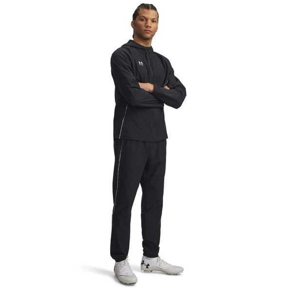 Dres Under Armour Challenger Pro. Czarne komplety dresowe Under Armour, xl, bez wzorów, z dresówki, bez ramiączek. Za 571.30 zł.