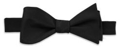 Czarna Wiązana Mucha -EM Men's Accessories- Męska, Elegancka, w Drobny Prążek. Czarne krawaty i muchy Em men's accessories, bez wzorów. Za 59.99 zł.