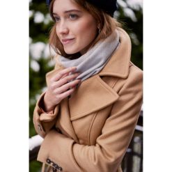 Szalik wełniany jasnoszary ONE SIZE. Szaliki marki Marie Zélie. W wyprzedaży za 113.50 zł.