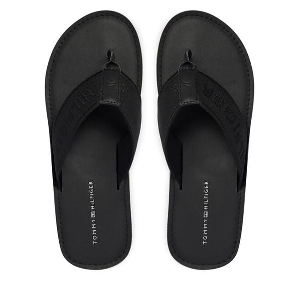 Japonki Tommy Hilfiger. Czarne japonki Tommy Hilfiger, bez wzorów. Za 249.99 zł.