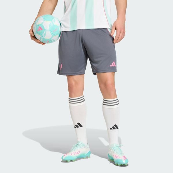 Szorty Messiego. Szare szorty Adidas, bez wzorów, sportowe. Za 129.00 zł.