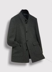 PAKO LORENTE – Szary płaszcz zapinany na guziki. Szare płaszcze Pako Lorente, na zimę, m, bez wzorów, z jeansu, biznesowe, bez kaptura. Za 399.99 zł.