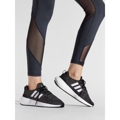 Sneakersy adidas. Szare klapki Adidas. Za 179.99 zł.