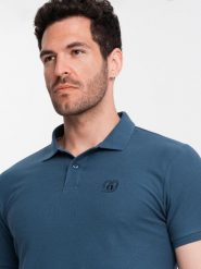 Jednokolorowa koszulka polo męska BASIC z dzianiny pique - ciemnoniebieska V13 - Rozmiar: XL. Niebieskie koszulki polo sportowe Ombre Clothing, m, z aplikacjami, z bawełny, bez kołnierzyka, bez ramiączek. W wyprzedaży za 79.99 zł.