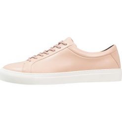 Royal RepubliQ SPARTACUS BASE SHOE Sneakersy niskie nude. Buty sportowe casual marki Royal RepubliQ. W wyprzedaży za 382.85 zł.