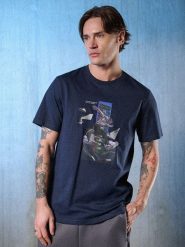 4F T-shirt regular z nadrukiem męski - granatowa L. Niebieskie t-shirty 4F, l, bez wzorów, z materiału, bez kołnierzyka, bez ramiączek. Za 89.99 zł.