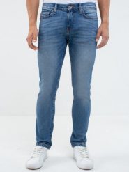 Jeansy męskie dopasowane niebieskie Terry Slim 331. Niebieskie jeansy BIG STAR, l, z obniżonym stanem. Za 299.99 zł.