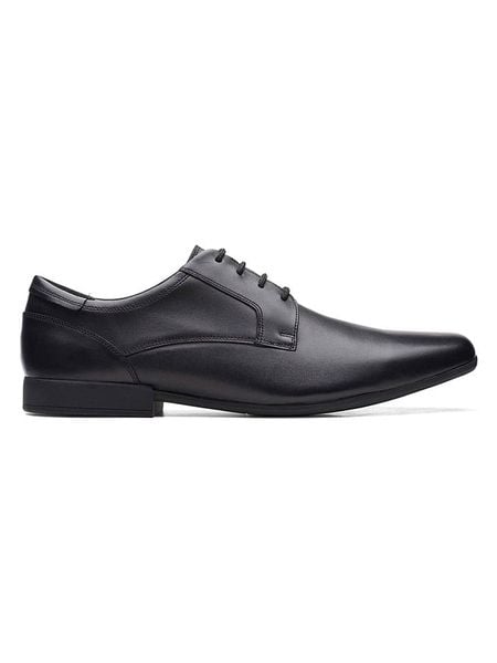 Clarks Skórzane trzewiki "Sidton" w kolorze czarnym rozmiar: 42. Czarne botki sznurowane Clarks, bez wzorów, bez obcasa, bez zapięcia. Za 157.73 zł.