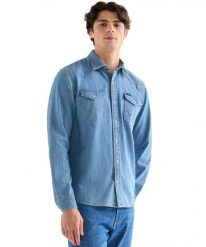 MĘSKA KOSZULA JEANSOWA WRANGLER WESTERN SHIRT LAKE 112378474. Koszule Wrangler, m, bez wzorów, z jeansu, bez kołnierzyka, bez ramiączek. Za 189.99 zł.