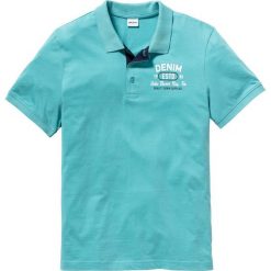 Shirt polo z nadrukiem Regular Fit bonprix zieleń morska. Koszulki polo marki bonprix. Za 44.99 zł.