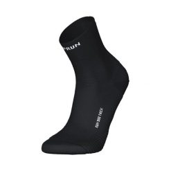 Skarpetki do biegania Kiprun Run 900 średnie grube. Niebieskie skarpety KIPRUN, bez wzorów, z dzianiny. Za 39.99 zł.