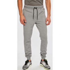 Under Armour - Spodnie Threadborne Stacked Jogger. Joggery i bojówki marki Under Armour. W wyprzedaży za 219.90 zł.