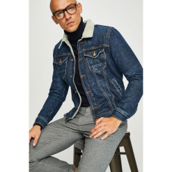 Guess Jeans - Kurtka Gale. Kurtki marki Guess Jeans. W wyprzedaży za 529.90 zł.