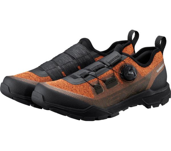 Buty do rowerów turystycznych EX700. Brązowe buty turystyczne Shimano, bez wzorów, z gumy, bez zapięcia, rowerowe. Za 710.80 zł.