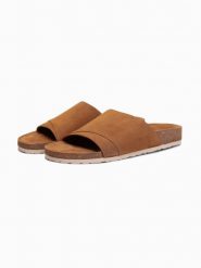 Męskie klapki z naturalnego zamszu na korkowej podeszwie - camel V1 - Rozmiar: 43. Brązowe klapki Ombre Clothing, z jeansu. W wyprzedaży za 149.99 zł.
