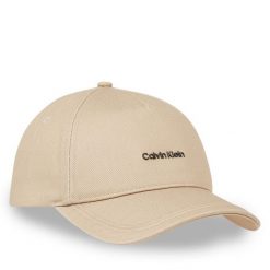 Czapka z daszkiem Calvin Klein. Brązowe czapki z daszkiem CALVIN KLEIN, bez wzorów. Za 109.99 zł.