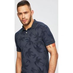 Tommy Hilfiger - Polo. Niebieskie koszulki polo sportowe marki Tommy Hilfiger, bez wzorów, z bawełny, bez kołnierzyka, bez ramiączek. Za 399.90 zł.