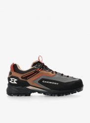 Buty na via ferraty męskie Garmont Akron GTX. Brązowe buty turystyczne Garmont, bez wzorów, z gore-texu, bez zapięcia, trekkingowe, gore-tex. Za 879.99 zł.