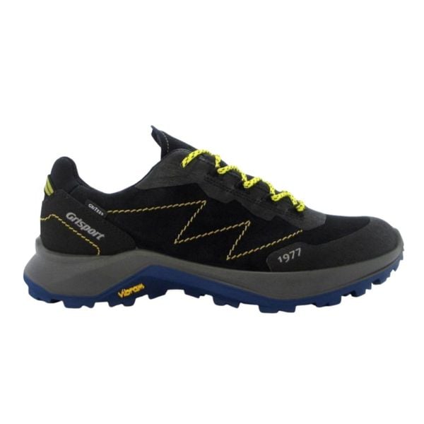 Buty trekkingowe męskie Grisport Vibram niskie. Czarne trekkingi Grisport, bez wzorów, bez zapięcia. Za 315.70 zł.