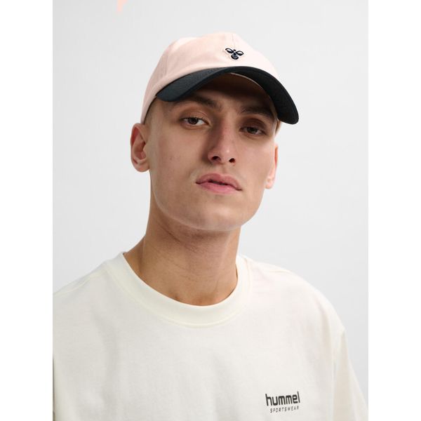 Czapka baseballowa Hummel. Zielone czapki zimowe Hummel, bez wzorów, z bawełny. Za 104.30 zł.