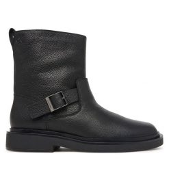 Kozaki Calvin Klein. Czarne kozaki CALVIN KLEIN, bez wzorów, bez obcasa, bez zapięcia. Za 899.99 zł.