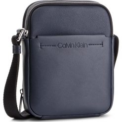 Saszetka CALVIN KLEIN - Flex 2 Gusset iPad Mini Reporter K50K504394 067. Saszetki i nerki marki CALVIN KLEIN. Za 359.00 zł.