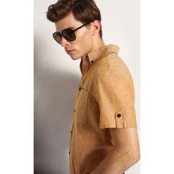 KOSZULA KRÓTKI RĘKAW MĘSKA SLIM FIT. Koszule marki TOP SECRET. W wyprzedaży za 39.99 zł.