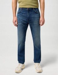 WRANGLER LARSTON MĘSKIE SPODNIE JEANSOWE JEANSY DŻINSY HARE BLUE 112350848 W18S017969. Niebieskie jeansy Wrangler, l. Za 229.99 zł.