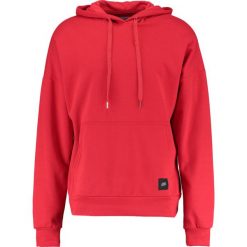 Sixth June CLASSIC OVERSIZE WITH DROPPED SHOULDERS & KANGAROO POCKET Bluza z kapturem red. Bluzy marki Sixth June. W wyprzedaży za 167.20 zł.