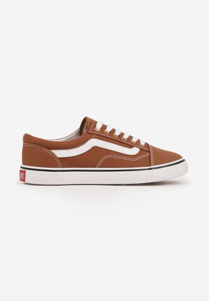 Brązowe Trampki w Klasycznym Stylu z Ozdobnymi Przeszyciami Mirasena. Brązowe trampki Born2be, m, bez wzorów, bez zapięcia. Za 79.99 zł.