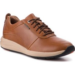 Półbuty CLARKS - Un Coast Plain 261328087 Dark Tan Lea. Eleganckie półbuty marki Clarks. W wyprzedaży za 349.00 zł.