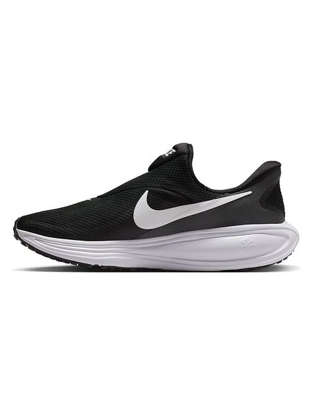 Nike Buty "REVOLUTION 8 EASYON" w kolorze czarnym do biegania rozmiar: 45. Czarne buty do biegania Nike, bez wzorów, przed kostkę, bez zapięcia, do biegania. Za 218.24 zł.