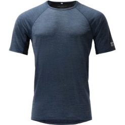 Koszulka termoaktywna Devold Endurance Merino 130 Tee. Niebieskie bielizna termoaktywna Devold, l, bez wzorów, z materiału, bez ramiączek, na fitness i siłownię. Za 324.49 zł.